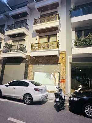 chính chủ bán nhà phương mai, ô tô đỗ cửa, nhà đẹp mới 100% giá 10.7 tỷ bán nhanh lh 