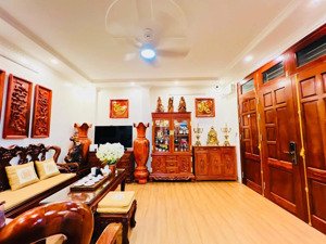 nhà đẹp 45m - đống đa - full nội thất gỗ lim