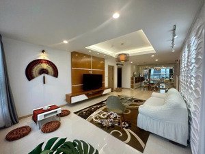 bán căn hộ the garden mễ trì giá 8.8 tỷ full đồ nội thất có thương lượng giá lh : 