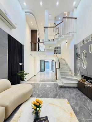 nhà 4tầng hẻm xe tải dt 72m2 (4.5x18m)đs4 . gvgiá 8.5 tỷ