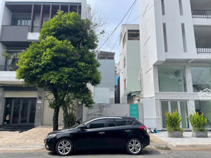 bán nhà đường 20m tân quý gần aeon mall giá chỉ 9.8 tỷ