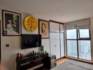 cần bán căn hộ home city 177 trung kính 3pn 8,8tỷ. lh: 