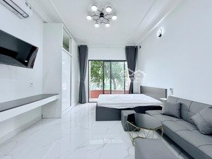 cho thuê căn hộ ban công 35m2 full nội thất đường phạm nguc lão quận 1