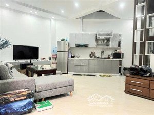 thịnh quang ô tô đỗ gần 40m2 nhà mới 6 tầng, thang máy mt 6,4m chỉ 10 tỷ