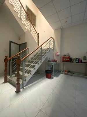 bán đất 90m2 tặng nhà 2 tầng hxh 8m ngay ngã tư bảy hiền tân bình, cho thuê gần 200tr/năm