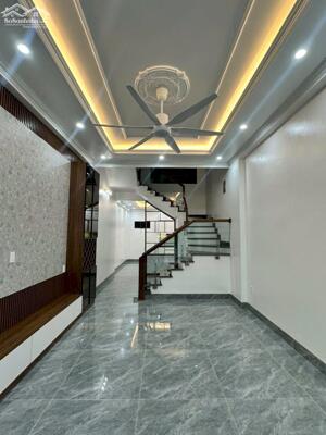 Bán căn nhà 3 tầng ngõ phố Bình Lộc, ph Lê Thanh Nghị, Tây HP, 52.6m2, 3 ngủ, 3vs, mt 4m