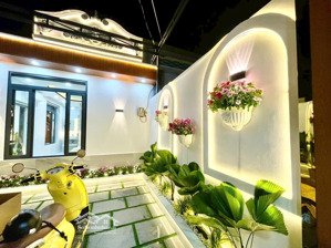 nhà đẹp 170m2 có sân vườn hồ cá koi sạch sẽ vào ở dc ngay