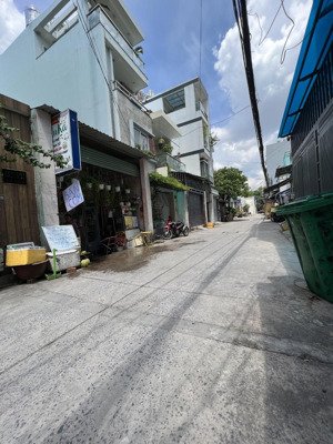 bán nhà hẻm xe hơi _ đường lê trọng tấn - quận tân phú - 100m2 _ ngang 5.5m x 20m - 4 tầng.