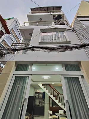 31m² nhà 4 tầng lô góc phan văn trị-sát mặt tiền-3pn-hẻm 4,5m-chỉ 6,5 tỷ
