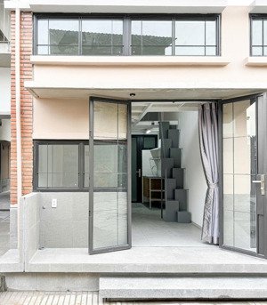 căn hộ có gác siêu thoáng an ninh ngay fpt, hutech