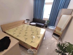cho thuê chdv 30m2 full nội thất đường ung văn khiêm gần ngã tư hành xanh và đh ngoại thương