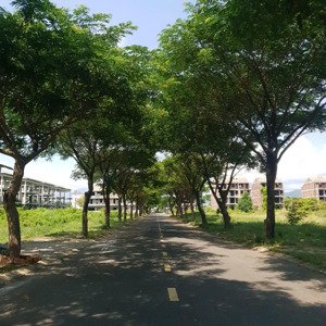 sập hầm đất golden hill , khu c1 , vị trí đẹp . đối lưng biệt thự shophouse , hàng hiếm có