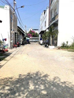 bán nhà 2 tầng sát chợ minh phát đường tx21, phường thạnh xuân, q12, dt51m2(5x10).hẻm 10m,giá 4,3tỷ