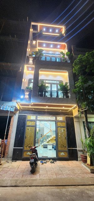 nhà hoàn công 3 lầu tân đông hiệp, dĩ an, hcm. giá 5,2 tỷ