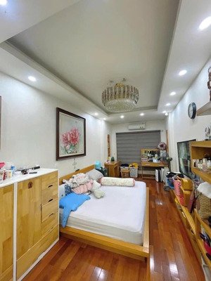 bán nhà đẹp phố nguyễn công trứ, hai bà trưng giá chỉ nhỉnh 10 tỷ sở hữu ngay căn nhà dân 35m2