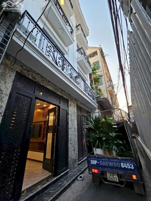 Bán nhà Sài Đồng - Long Biên. Ba bước ra phố, 50m x 4T, nhỉnh 8 tỷ. Lh 0965858116