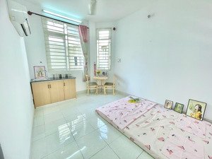 trống 1 studio full nội thất cửa sổ trời_ngay ngã tư bảy hiền_công viên lê thị riêng