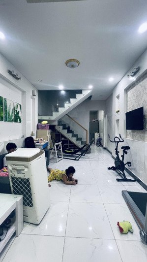 bán nhà mt đg 6 linh tây nhà 1 trệt 1 lầu giá 5,15 tỷ sổ hồng riêng dt 50m2 lh 