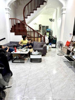 bán nhà riêng 3pn, 3wc,5 tầng 38m2 tại bằng liệt,linh đàm 7,98 tỷ đẹp, nhiều tiện ích