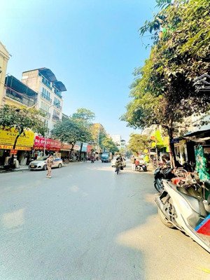 chính chủ cho thuê nhà mặt phố hồng mai - vị trí đẹp nhất phố, vỉa hè rộng, kinh doanh đỉnh,17tr/th