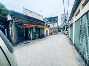 bán nhà trục chính yên nội, tổng cục 2, ô tô tránh nhau, kinh doanh bất chấp