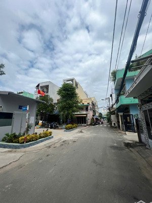 nhà đẹp mặt tiền gần công viên chu văn an, thống nhất q. tân phú