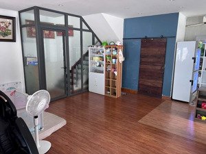 siêu phẩm bán nhà căn góc khu dân cư k8. sau đại học bd, 1 trệt 2 lầu đang kinh doanh cf lh việt