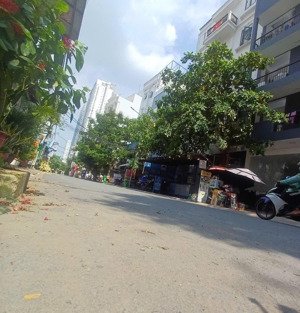 mtkd lê thị chợ quận 7 - 130m2 - 13.x tỷ - đường 16m - dt 400 tr/ năm - thông hoàng quốc việt