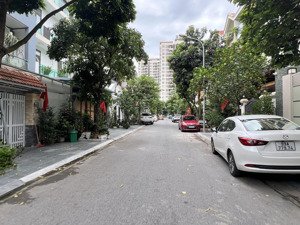 chính chủ cần sang tên căn biệt thự trong khu nhà vượn tại khu đô thị việt hưng, long biên