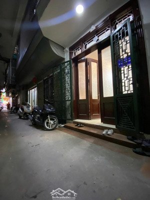 cần bán gấp ! nhà 5 tầng quan hoa 2 mặt thoáng, nở hậu cách mặt đường cầu giấy 10m! sổ đỏ chính chủ