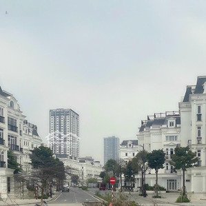 cần bán gấp căn mặt đường lê quang đạo louis city đại mỗ. vị trí siêu đẹp - liên hệ: 