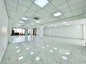 văn phòng siêu mới dt 160m2 tân bình. free phí quản lý, bảng hiệu, làm việc 24/24 và t7,cn