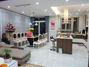 bán gấp căn hộ 176m2 4pn trung tâm thanh xuân giá dưới 50tr/m2 thương lượng full nội thất cực đẹp