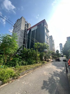 chính chủ em bán 20 lô nhà đất dịch vụ yên nghĩa, hà đông. giá từ 9 tỷ. liên hệ tư vấn. 0365466 ch