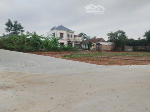 đất ven khu cụm cn. đường thông thoáng. gần trường học, chợ