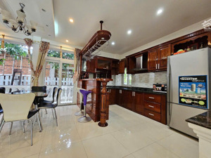 cho thuê biệt thự khu vip kđt an viên, nha trang, ngay gần biển, giá cực tốt