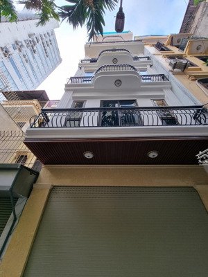 cần bán gấp nhà cổ nhuế 5 tầng ngõ rộng, kinh doanh thuận tiện chỉ 6,4 tỷ