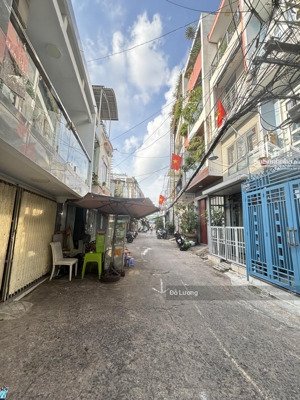 bán nhà điện biên phủ p21 bình thạnh.
dt 72m giá 6.5 tỷ.
mô tả:+ kết cấu: 1 trệt 1 lầu đúc.6pn