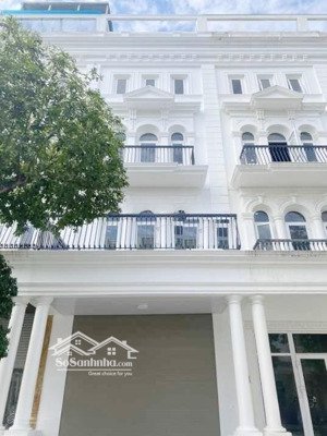 cho thuê nhà nguyễn tuân, thanh xuân. dt 80m2, 5 tầng thang máy, đủ điều hòa. ô tô đỗ cửa