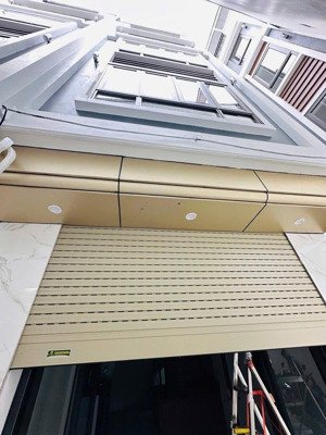 nhà lạc long quân còn nguyên seri - gần hồ tây - cách đường ô tô tránh nhau 15m - ngõ thông tứ tung