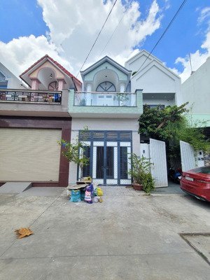 giảm 100tr bán nhà 1 trệt 1 lầu cách đường trần văn ơn 50m p.đông hòa tp.dĩ an