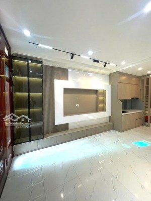 bán nhà cầu diễn, 35m2 * 6 tầng, 7,35 tỷ, ô tô, ngõ rộng, nội thất đầy đủ.