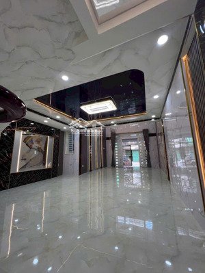 bán nhà mặt tiền trần văn quang, ngang 5,9m dài 19,5m , xây 3 lầu - 6pn, 6wc . lh: 