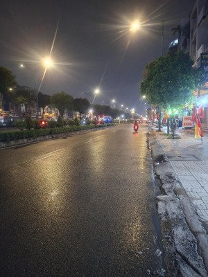 2 mt trước sau dg trường chinh có lề rộng 60m kinh doanh sầm uất dt 4x20 nhà 1trệt 3lầu 5pn 4wc