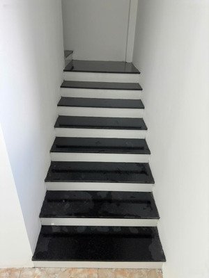 bán nhà đẹp 3 tầng đường 33m nguyễn tất thành, dt 125 m2 giá 15 tỷ. lh 