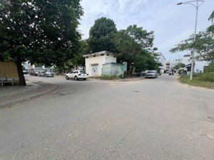 bán góc 2mt đường số đối diện bv lê văn thịnh,q2 cũ, dt: 10x24m, giá chỉ 24 tỷ !!