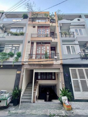 ngộp bank - mt hoa lan - khu phan xích long - 5x11m - 4 tầng - chỉ 18.2 tỷ