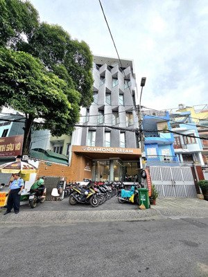 building trung tâm quận 10 - 8x18 - 6 tầng có tm - hdt 180tr/tháng - 54,5 tỷ