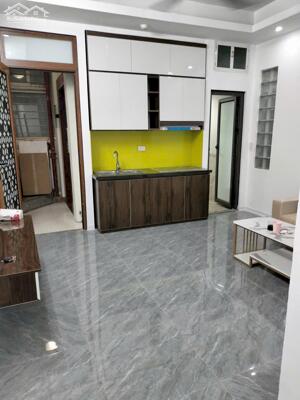 Cho thuê căn hộ ccmn ngõ 1160 đường Láng, Đống Đa căn góc 50m 2pn full đồ thang máy