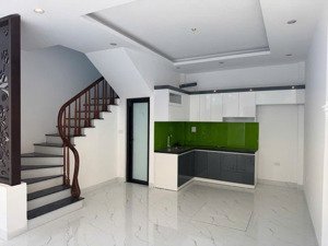 nhà đẹp đủ nội thất cơ bản vĩnh ninh thanh trì dt 43m2 5 tầng mt 4,8m chào 5,8 tỷ